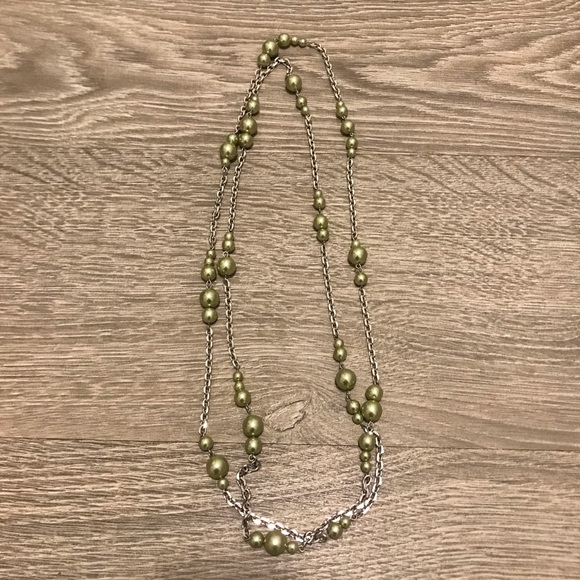 💚4 for $30💚 LIKE NEW! Silver Green Necklace & Earring Combo - Picture 2 of 5